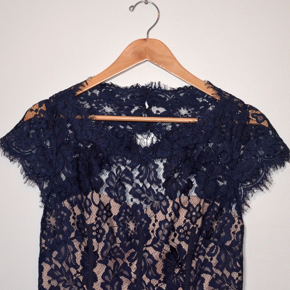 Monique Lhuillier NWT Navy Lace Sheath Dress 12 - Picture 5 of 11